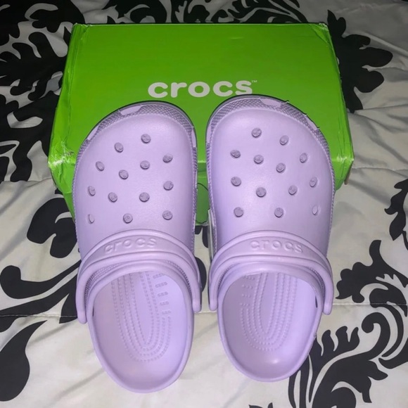 lavender crocs size 7